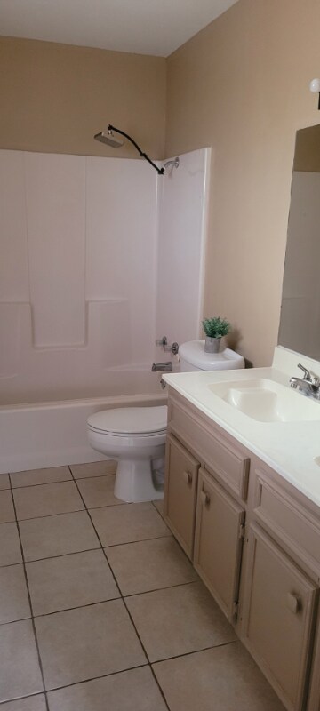 Building Photo - 1900 Lark Ave