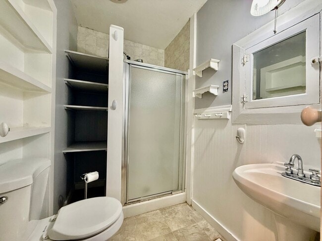 Building Photo - 1402 O Ave