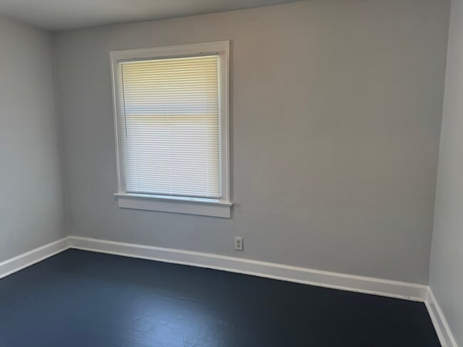 Building Photo - 948 N Bradley Ave