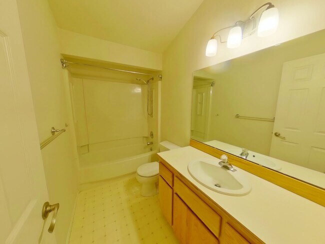 Building Photo - 2310 Snelling Dr