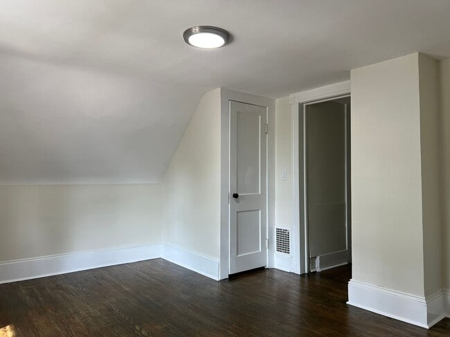 Building Photo - Single Family Home - Available - Will not ...