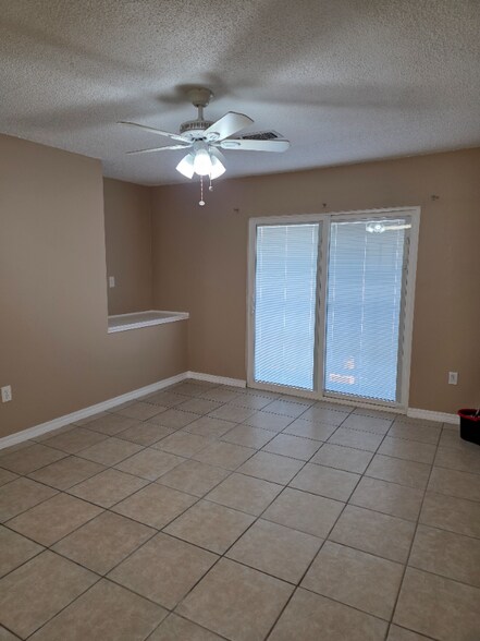 Building Photo - 4780 Pontchartrain Dr