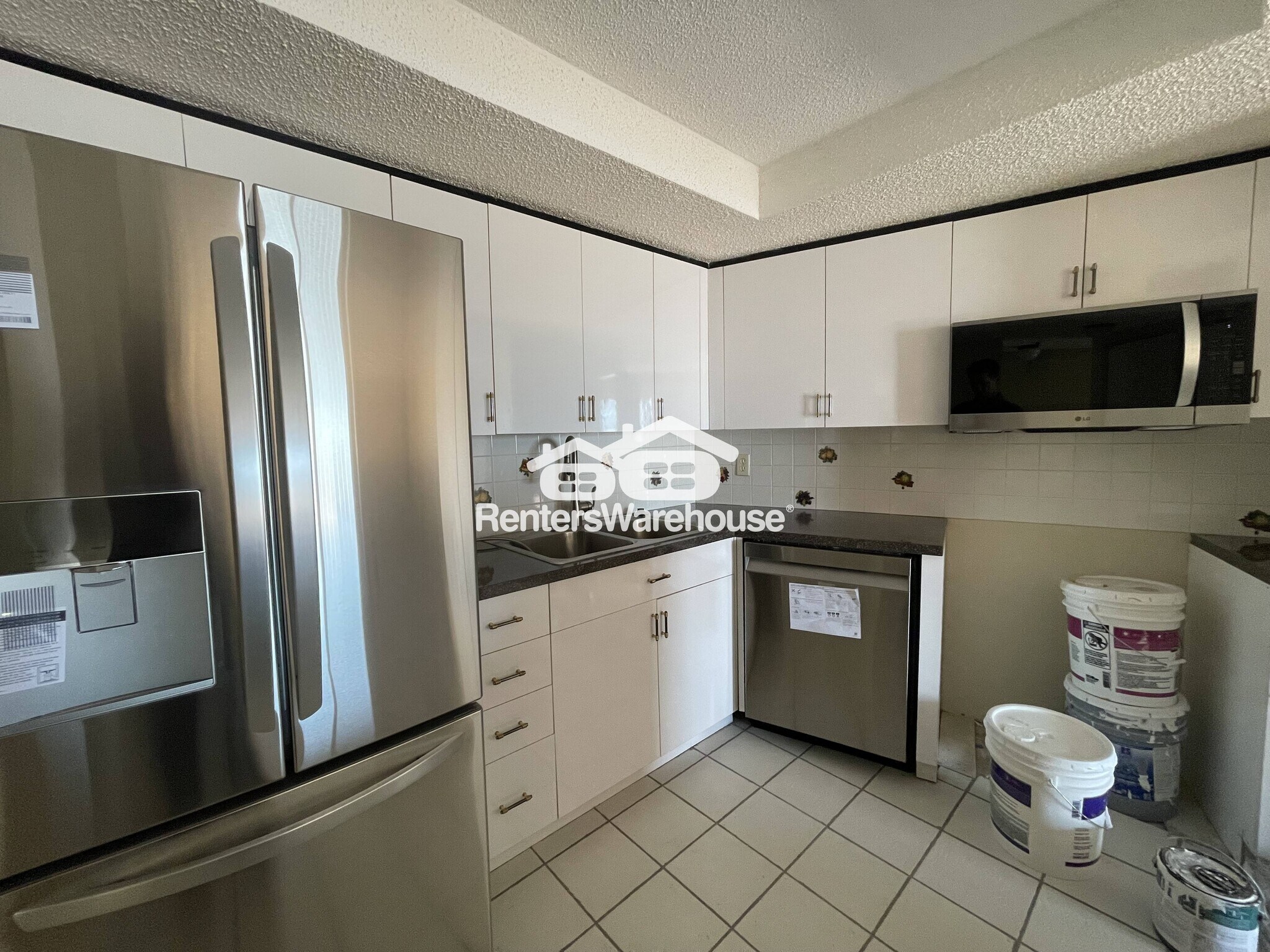 Building Photo - 7430 Sunshine Skyway Ln S