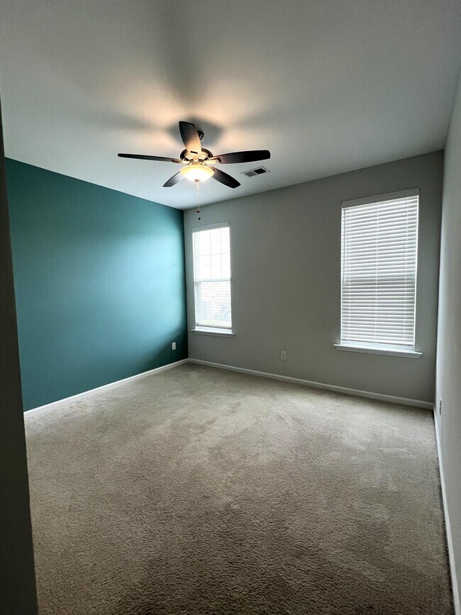Building Photo - 56 RedWall Cir