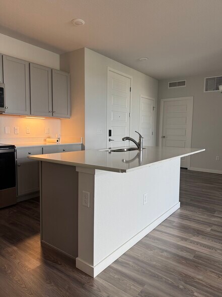 Building Photo - 487 Interlocken Blvd