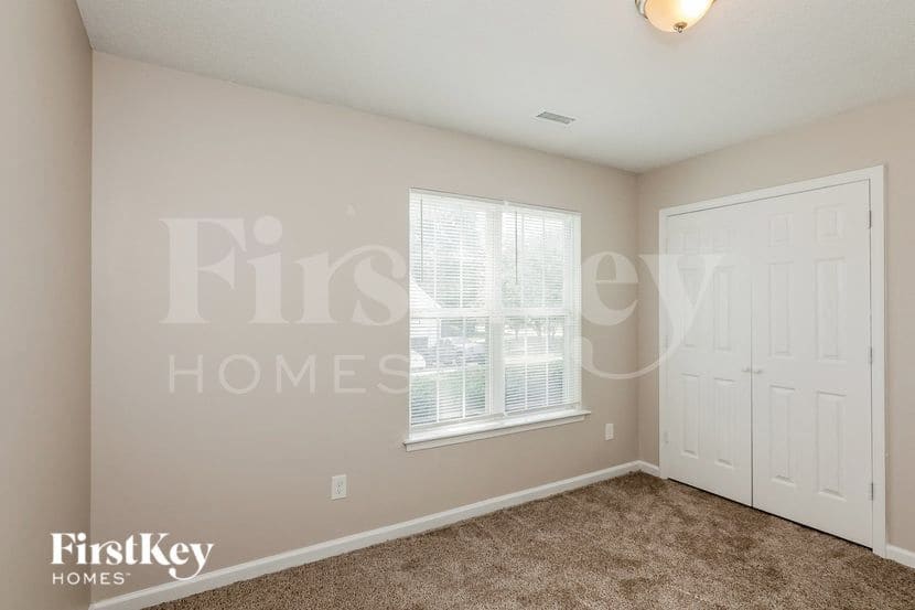 Building Photo - 1024 Stinson Glen Ln