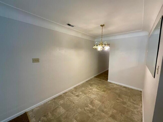 Building Photo - 1715 Menard Dr