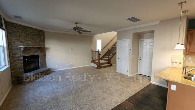 Building Photo - 2075 Echo Valley Pkwy