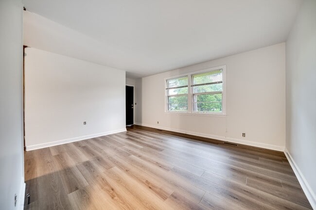 Building Photo - 119 Lake Terrace Dr