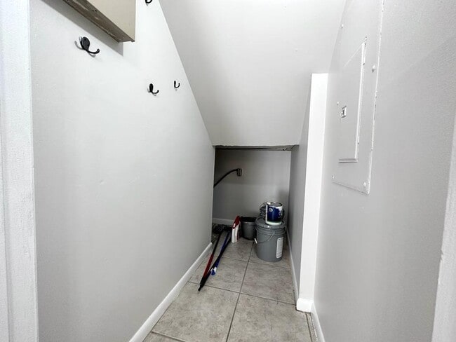 Building Photo - 193 Charter Way