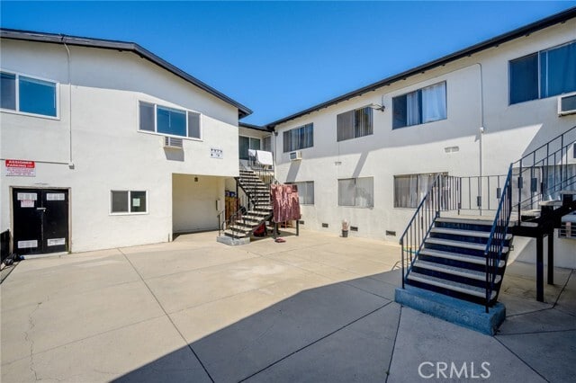 Building Photo - 6915 Coldwater Canyon Ave
