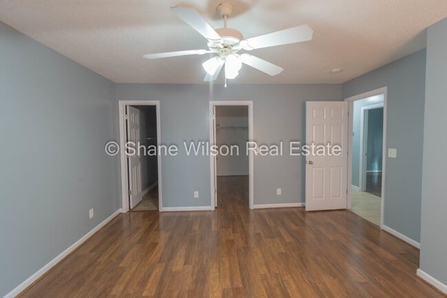 Building Photo - Charming 3-Bedroom Home Recently Renovated...