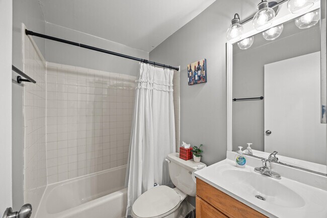 Building Photo - 257 Pleasant Wood Dr