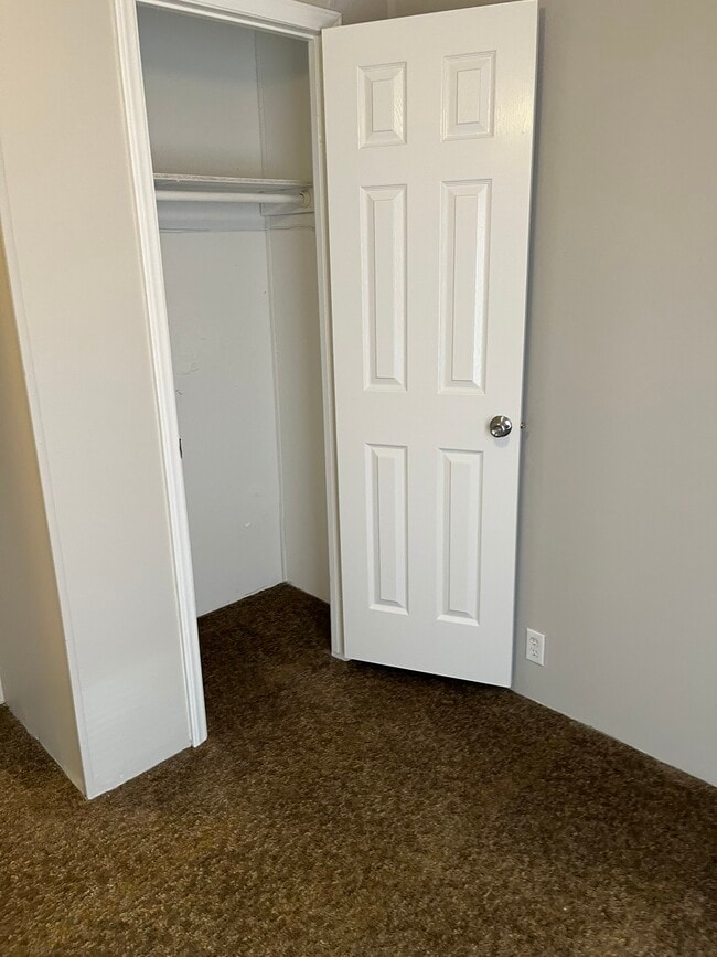 Building Photo - 1700 Lizzie Mill Rd