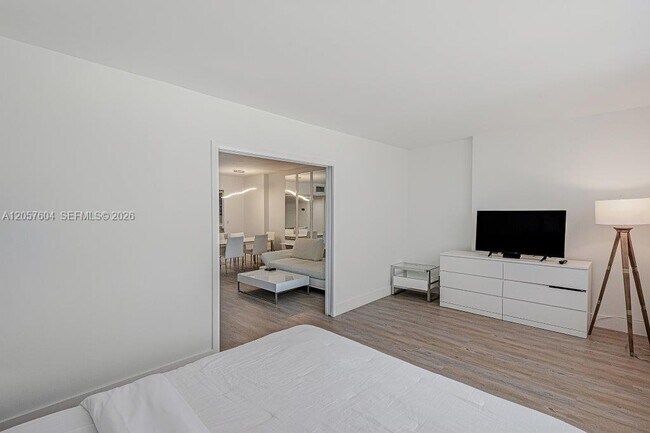 Building Photo - 2301 Collins Ave