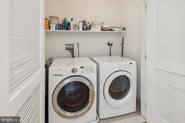 Building Photo - 1119 N Howard St