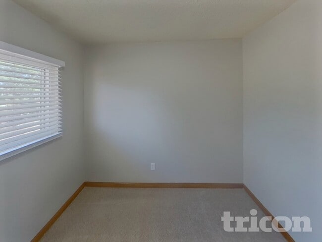 Building Photo - 1040 Catherwood Dr