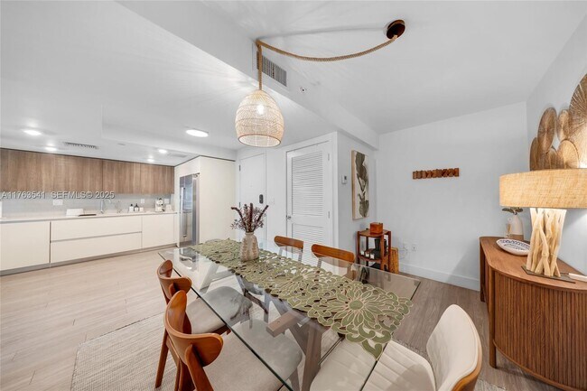 Building Photo - 1025 92nd St