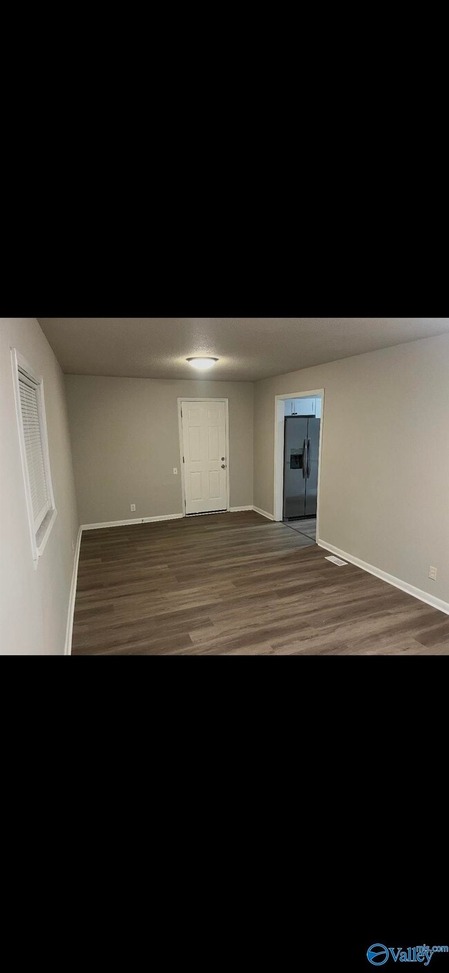 Building Photo - 4708 Dahlia Dr NW