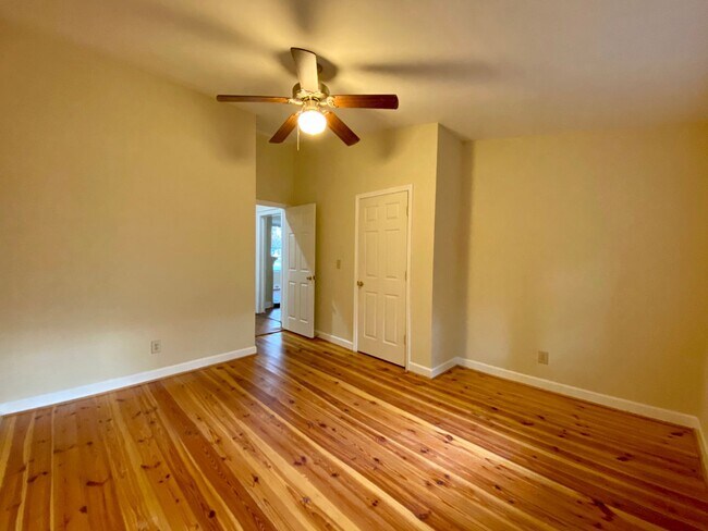 Building Photo - Olympia