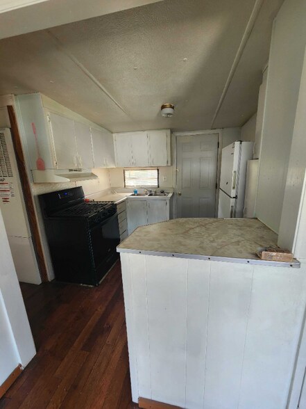 Building Photo - 201 Chamberlin Dr