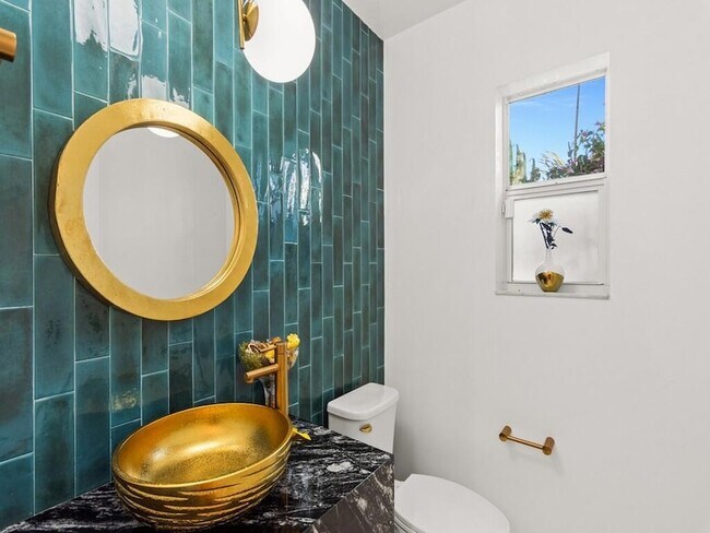 Building Photo - 11828 SW Lyra Dr.