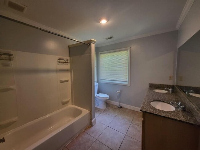 Building Photo - 3873 King Edward Trail SW