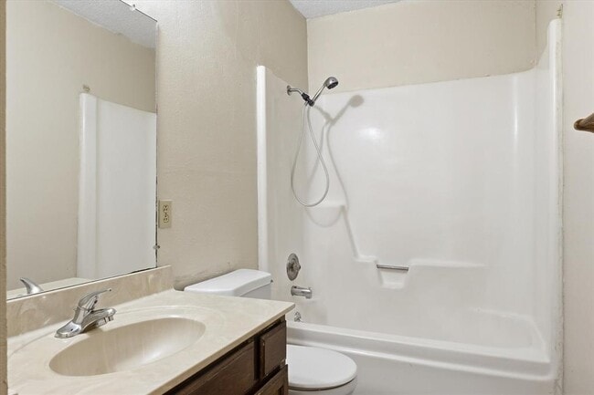 Building Photo - 405 Whitetail Dr