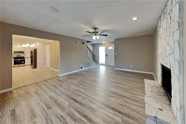 Building Photo - 40 Briar Gate Ln