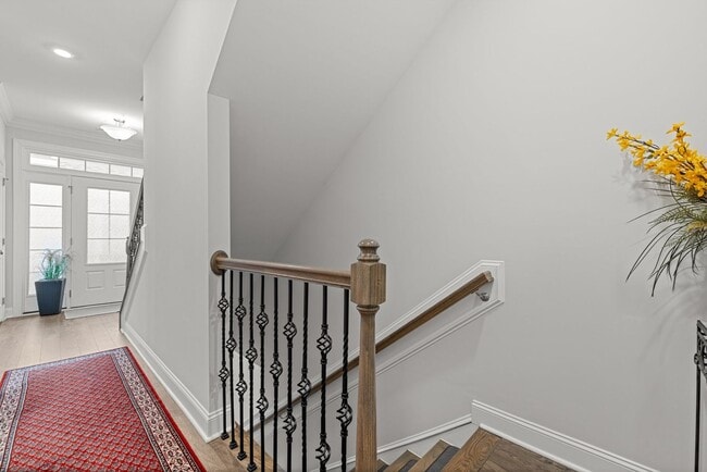 Building Photo - Like new townhome in Wykoff!