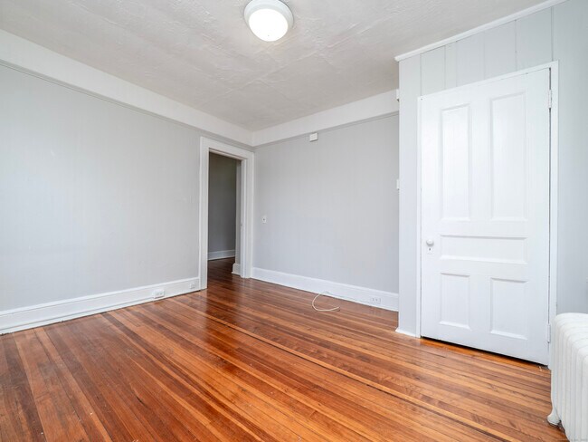Building Photo - 33 Seaview Ave