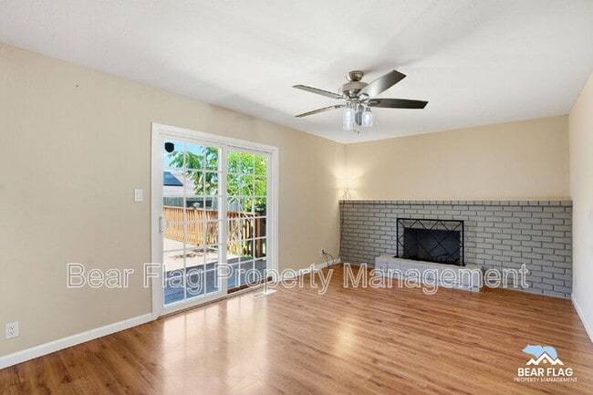 Building Photo - 1312 Mission Dr