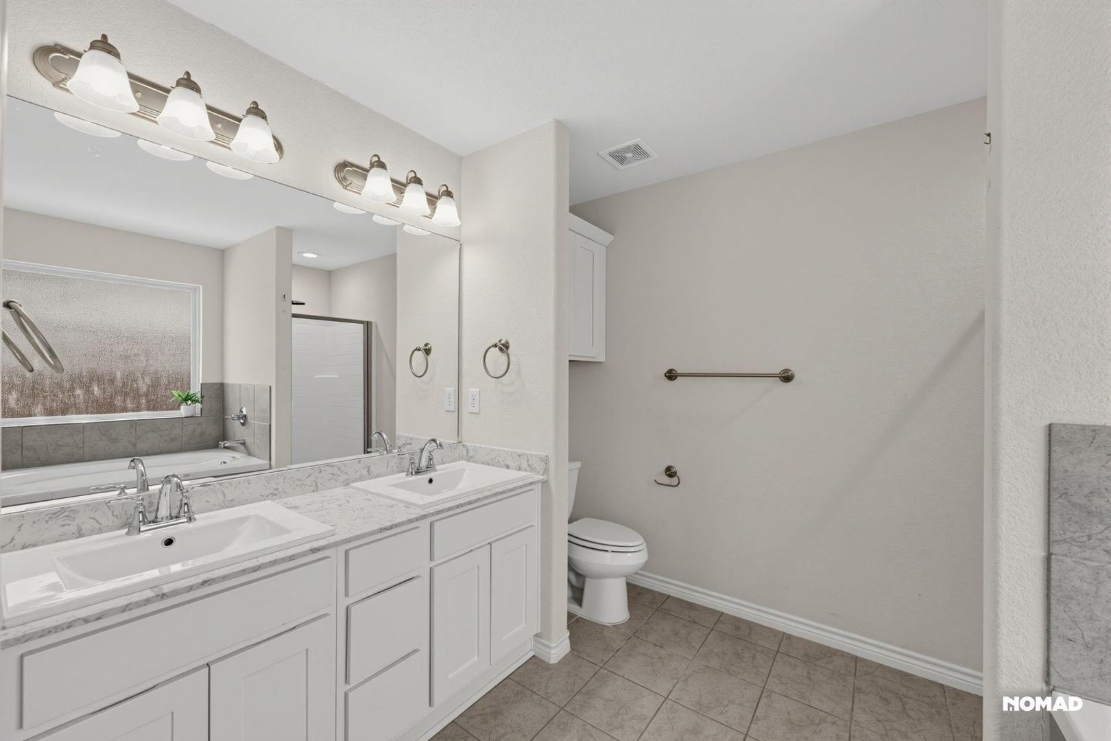 Building Photo - 205 Shady Oaks Dr