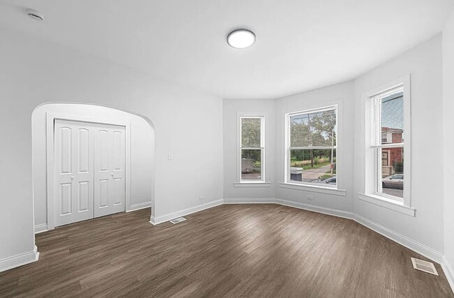 Building Photo - 7912 S Ada St