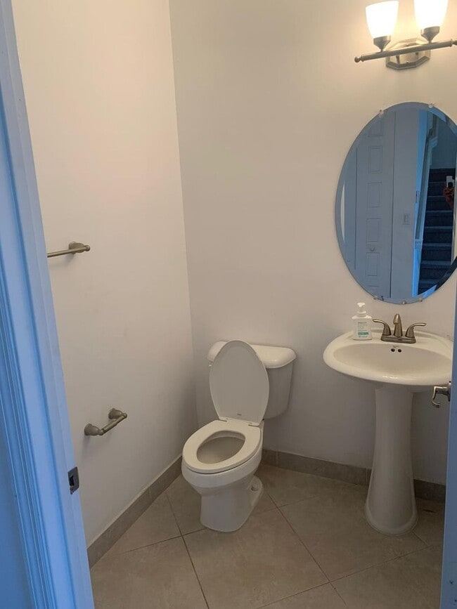 Building Photo - Beautiful Home in Aventura Isles