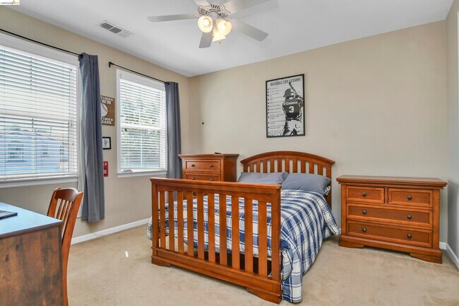 Building Photo - 5563 Arcadia Cir