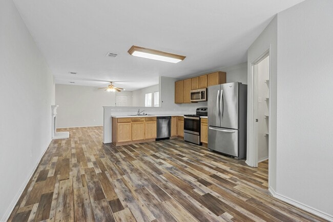 Building Photo - 1201 Lambert Dr