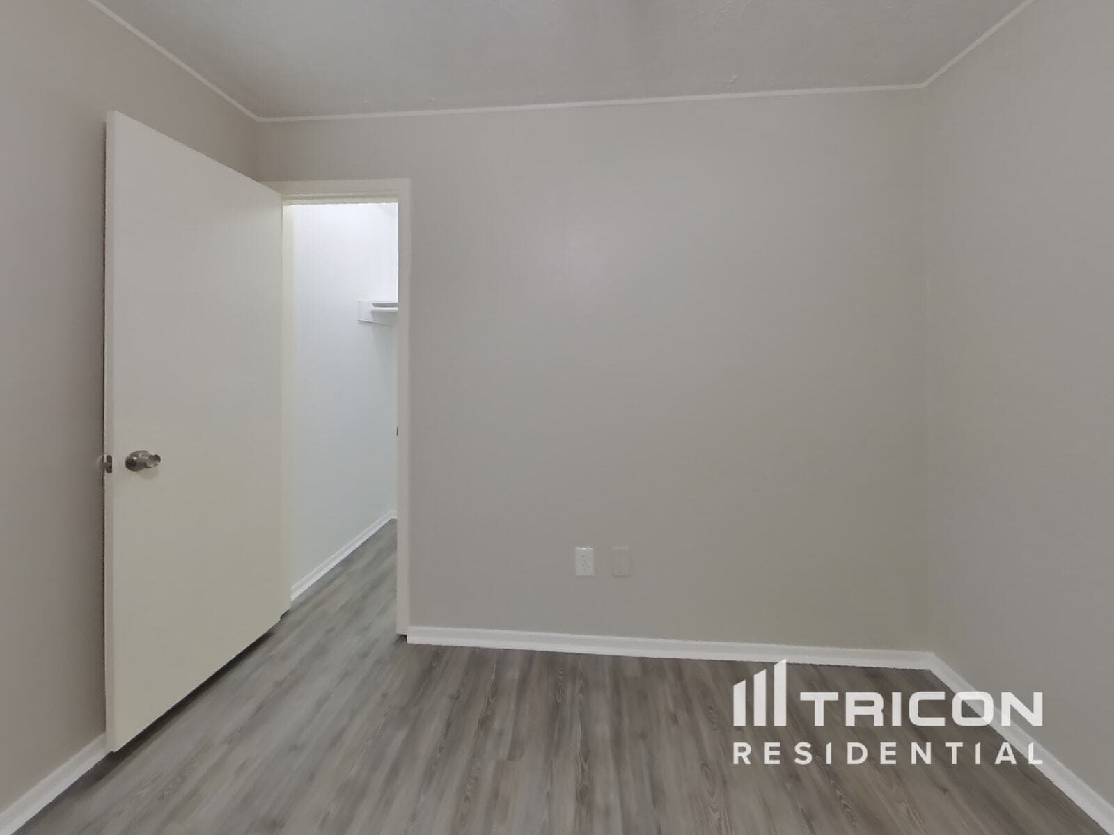 Building Photo - 120 WoodCrest Dr