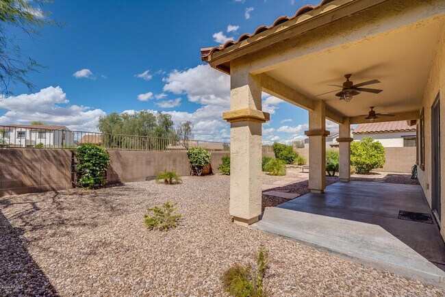 Building Photo - 17610 W Port Royale Ln