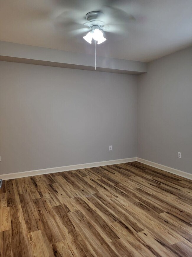 Building Photo - 2 bedroom Condo In Gateway Plaza