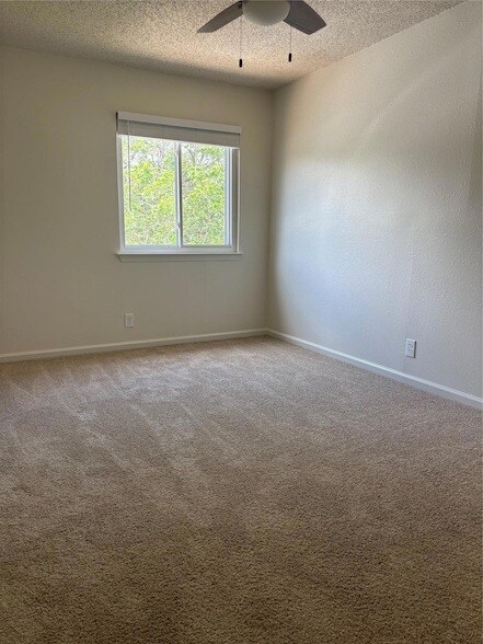 Building Photo - 6605 Danwood Dr