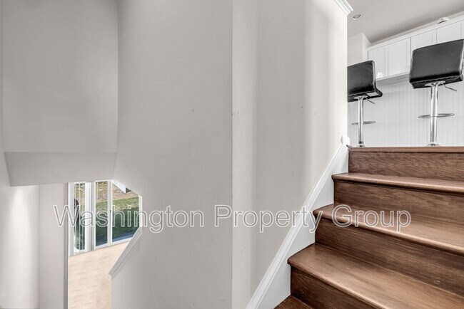 Building Photo - 4013 Singerville Ct