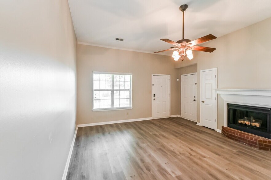 Building Photo - 6205 Liberty Estates Dr