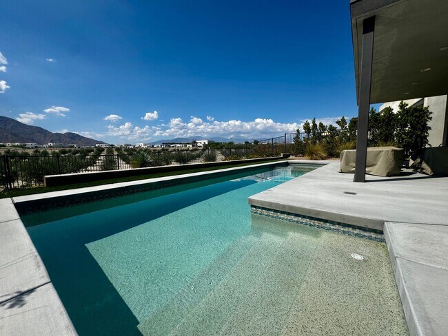 Building Photo - COMING SOON! STUNNING 3 Bedroom/2.5 bathroom in the highly desired Miralon Community!