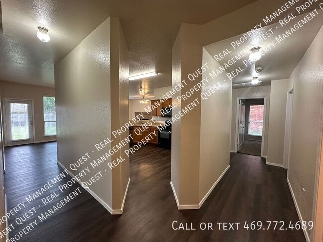 Building Photo - 2816 Blue Heron Dr