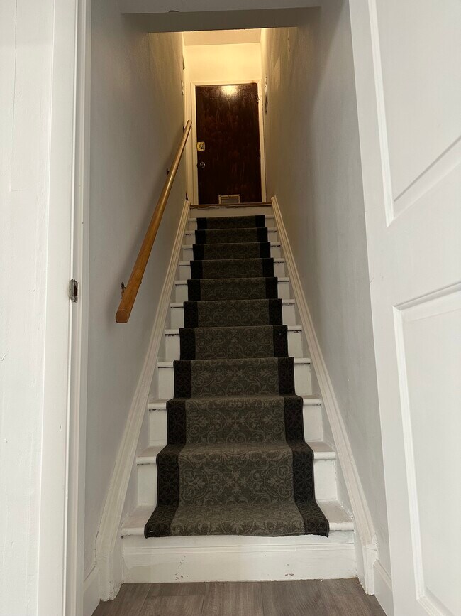 Building Photo - 10944 Larry Dr