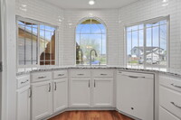 Building Photo - 979 Peregrine Dr