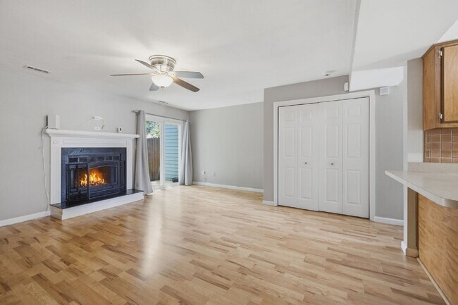 Building Photo - 5475 Davis Way