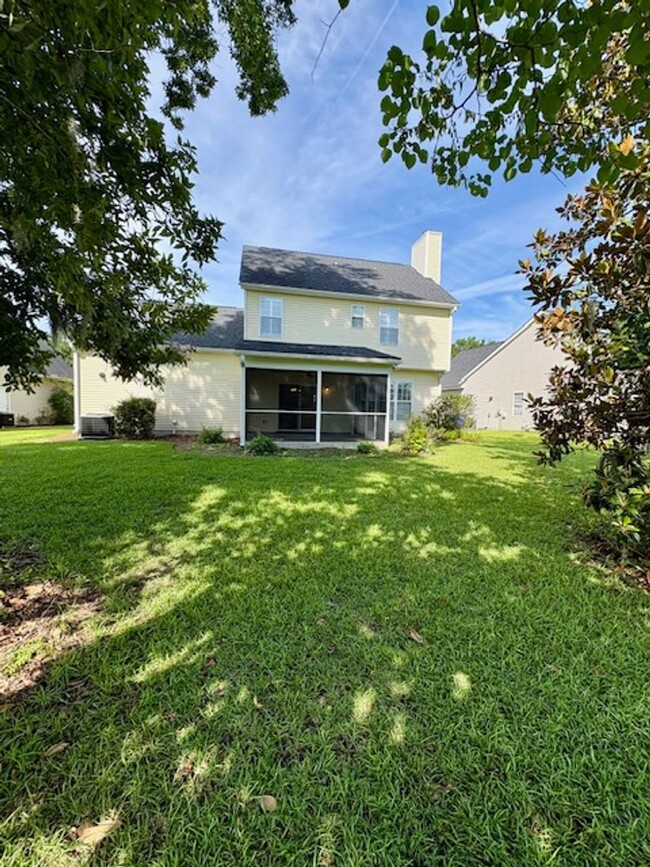 Building Photo - Lovely Updated Home in Grand Oaks
