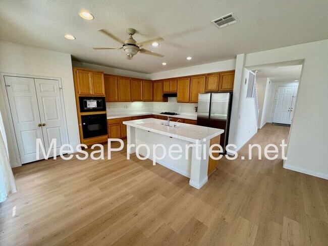 Building Photo - 6695 Goldy St